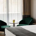 アパートホテル Emerald Downtown Luxury By Continental Group