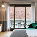 Emerald Downtown Luxury By Continental Group