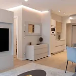 Emerald Downtown Luxury By Continental Group