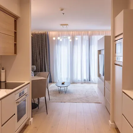 Ξενοδοχείο με διαμερίσματα Emerald Downtown Luxury By Continental Group