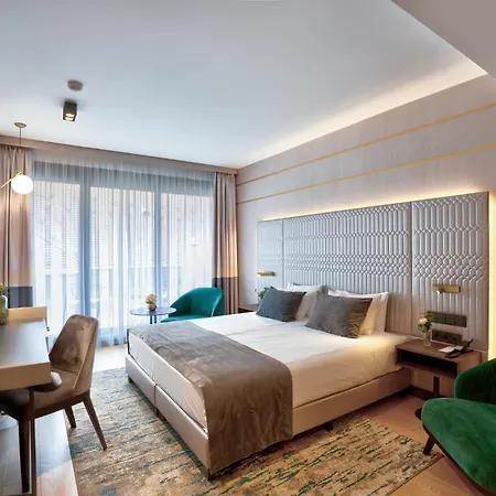 Emerald Downtown Luxury By Continental Group 4*