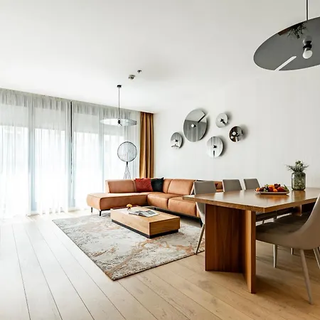 اميرالد داون تاون لاكشري سويتس من كونتيننتال جروب