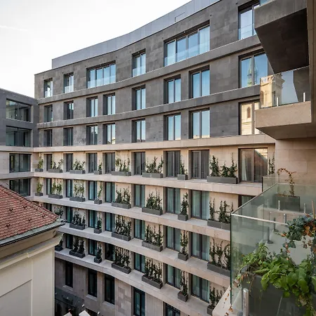 Emerald Downtown Luxury By Continental Group