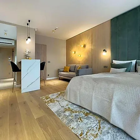 Emerald Downtown Luxury By Continental Group 4*