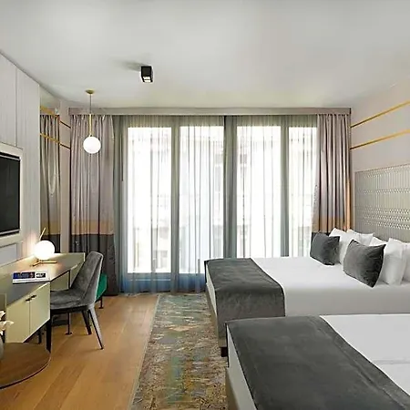 Emerald Downtown Luxury By Continental Group 4*