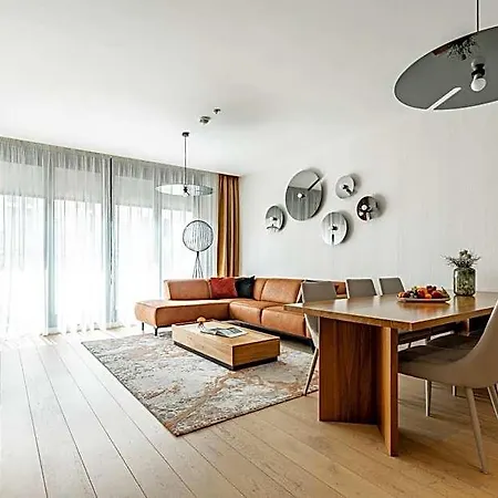Aparthotel Emerald Downtown Luxury By Continental Group 4*