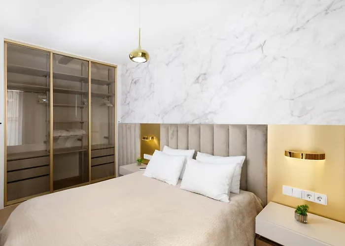 Hotel apartamentowy Emerald Downtown Luxury By Continental Group