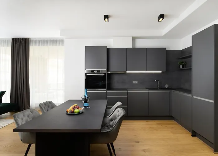 Hotel apartamentowy Emerald Downtown Luxury By Continental Group 4*