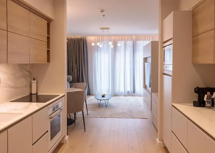 Hotel apartamentowy Emerald Downtown Luxury By Continental Group