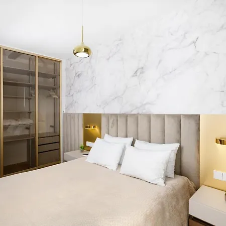 Ξενοδοχείο με διαμερίσματα Emerald Downtown Luxury By Continental Group