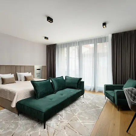 Ξενοδοχείο με διαμερίσματα Emerald Downtown Luxury By Continental Group