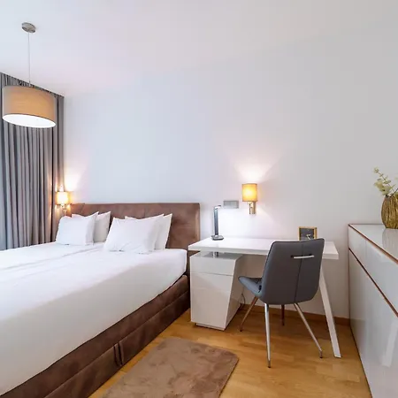 Ξενοδοχείο με διαμερίσματα Emerald Downtown Luxury By Continental Group