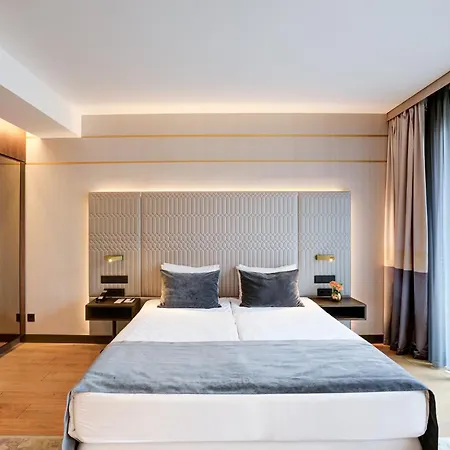 Apartahotel Emerald Downtown Luxury By Continental Group