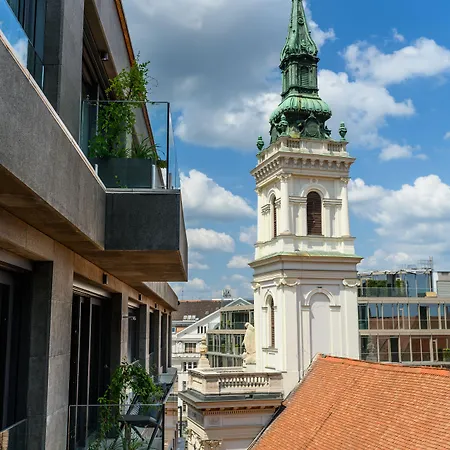 Emerald Downtown Luxury By Continental Group