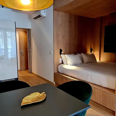 Ξενοδοχείο με διαμερίσματα Emerald Downtown Luxury By Continental Group