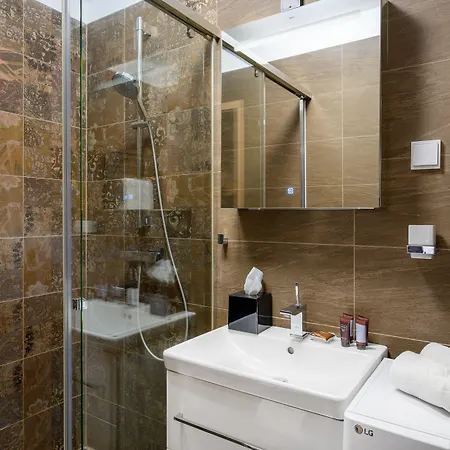 Apartmanhotel Emerald Downtown Luxury By Continental Group