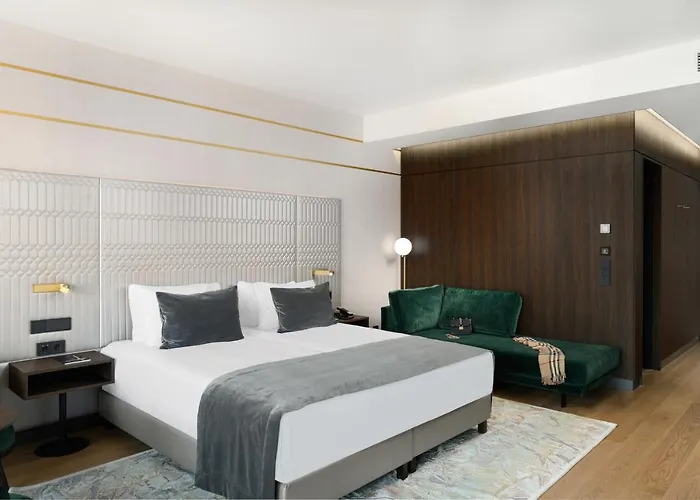 Emerald Downtown Luxury By Continental Group 4*