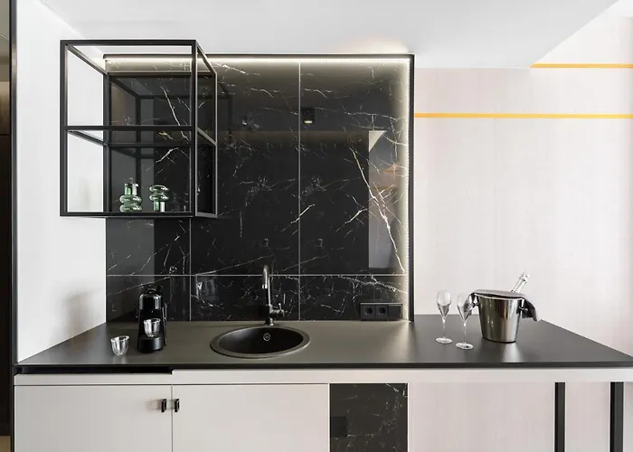 Emerald Downtown Luxury By Continental Group Apartahotel 4*