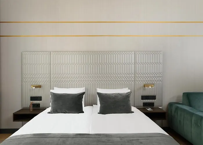 Apartahotel Emerald Downtown Luxury By Continental Group