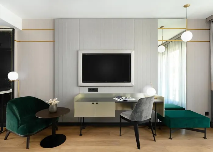 Emerald Downtown Luxury By Continental Group 4*