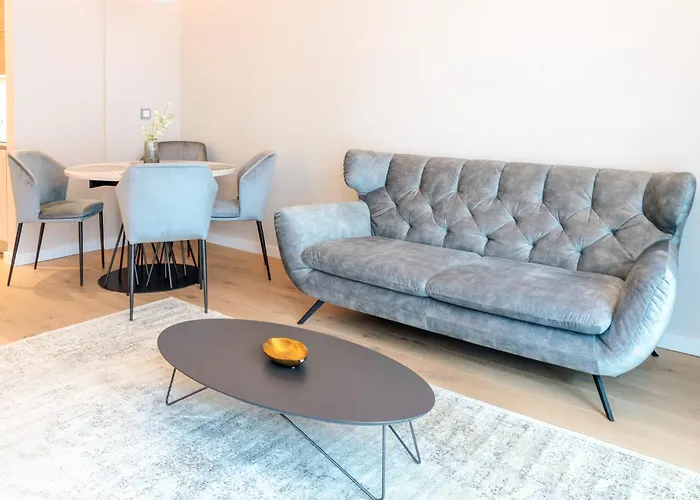 Emerald Downtown Luxury By Continental Group Apartahotel