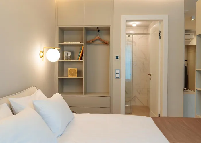 Emerald Downtown Luxury By Continental Group Apartahotel