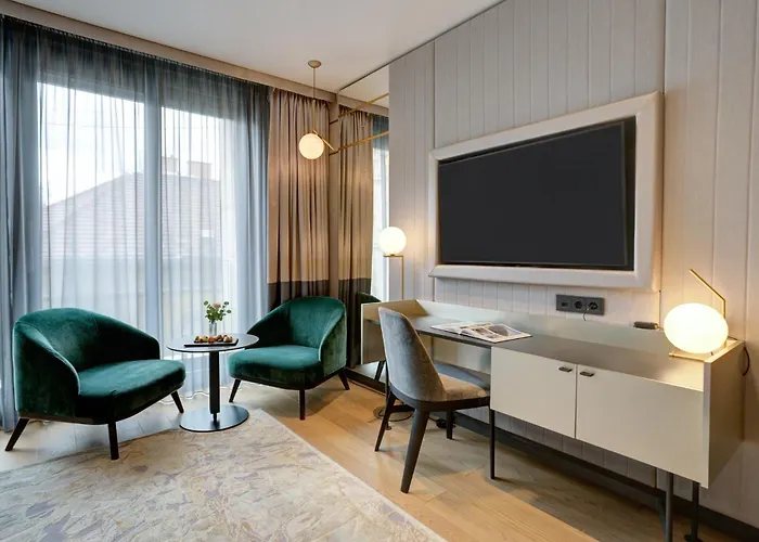 Emerald Downtown Luxury By Continental Group 4* Budapest