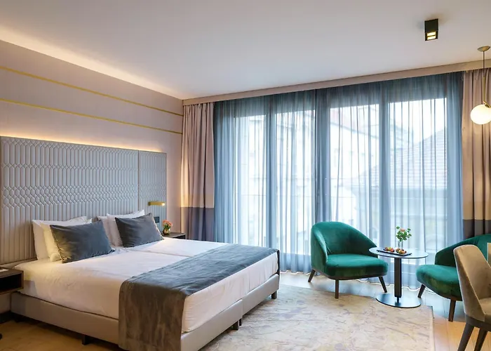 Emerald Downtown Luxury By Continental Group Apartahotel 4*