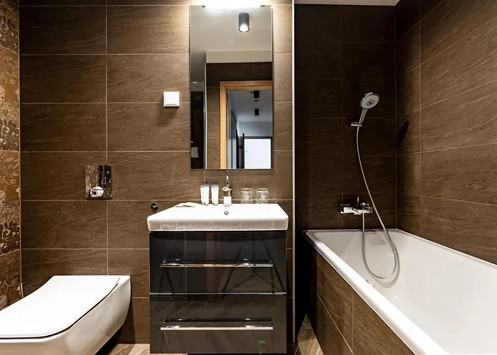 Emerald Downtown Luxury By Continental Group Apartahotel 4*