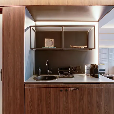 Emerald Downtown Luxury By Continental Group Aparthotel 4*