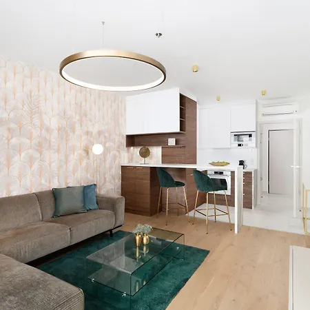 Emerald Downtown Luxury By Continental Group